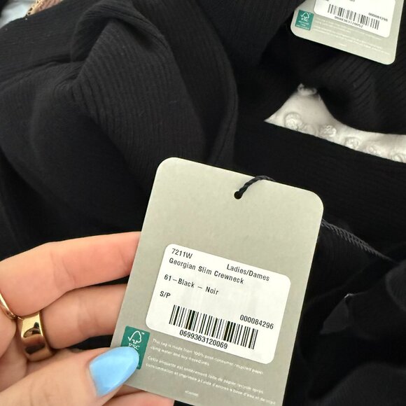 NWT Canada Goose Georgian Women's Slim Crewneck Pullover Sweater Black Sz Small - Picture 4 of 11